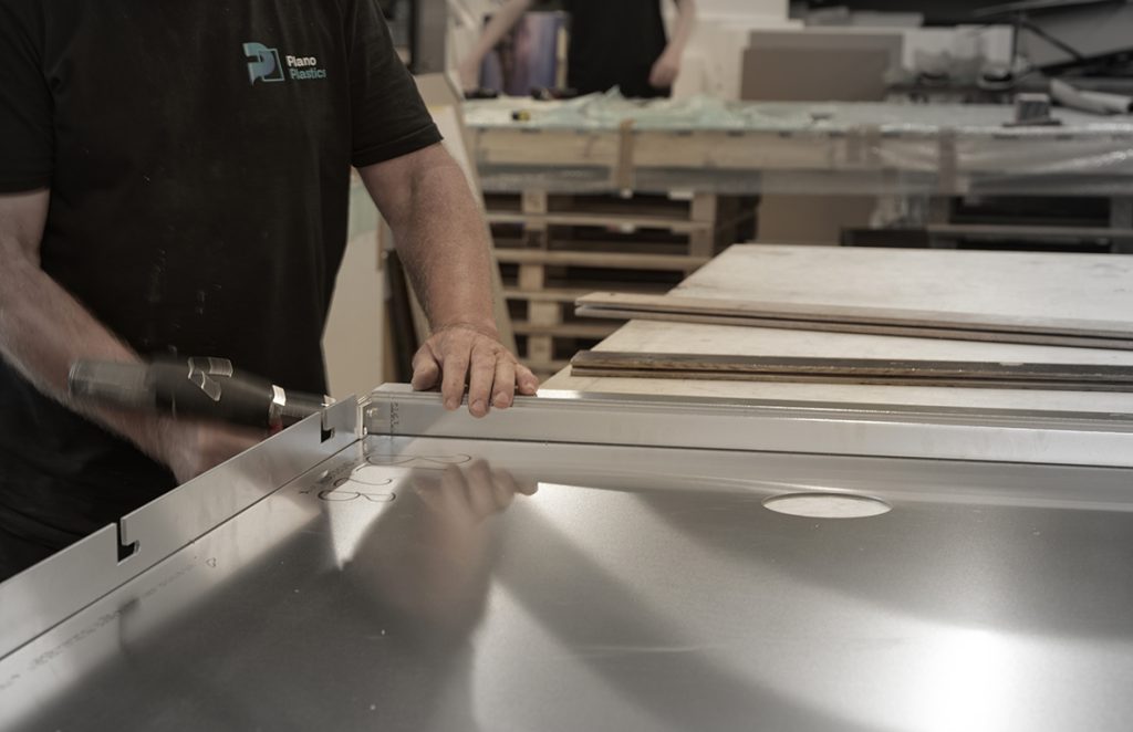 Alucobond gevelbekleding- duurzaam- aluminium composite- opmaat dakbedekking - Aluminium composiet gevelpanelen-aluminium sandwich paneel - sandwichpaneel - aluminium paneel - Aluminium -composiet gevelplaten -Aluminium composiet gevelbekleding - Aluminium composiet gevelpaneel-composietproducten voor gevel- en daktoepassingen woningRenovatie-Assembleren - samvoegen materialen -eindproduct - verlijmen -schroeven-