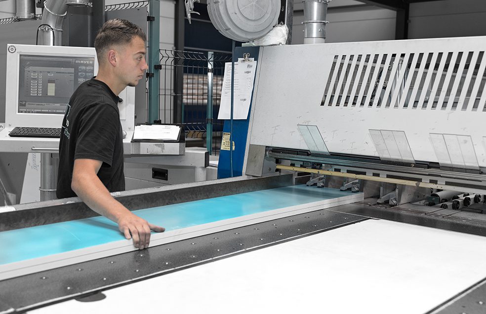 Plano Plastics-Robot-automatisch platenmagazijn - duivendrecht - zaagafdeling aangestuurd