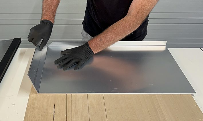 Alucobond aluminium composiet paneel-Aansluitende hoek maken alucobond gevelpaneel op lokatie-Alucobond gevelbekleding- duurzaam- aluminium composite- opmaat dakbedekking - Aluminium composiet gevelpanelen-aluminium sandwich paneel - sandwichpaneel - aluminium paneel - Aluminium -composiet gevelplaten -Aluminium composiet gevelbekleding - Aluminium composiet gevelpaneel-composietproducten voor gevel- en daktoepassingen woningRenovatie-gereedschap