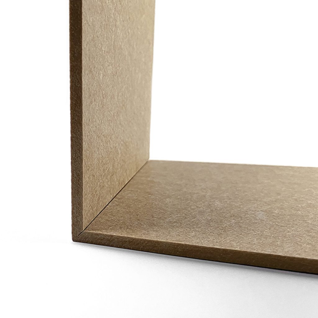 gerecycled pet materialen akoestisch vilt-Gerecycled PET-vilt AcoFelt -Akoestisch vilt-Duurzaam interieurmateriaal-Geluidsabsorberend vilt-Circulaire materialen-Akoestische panelen van gerecycled materiaal-Eco-vriendelijk vilt-PET-vilt design Geluidsdempende materialen-Petvilt -gerecyclde pet materialen -vetvilt nederlandse productie - low carbon footprint-nederlandse productie-bewerking - hoek vouwen